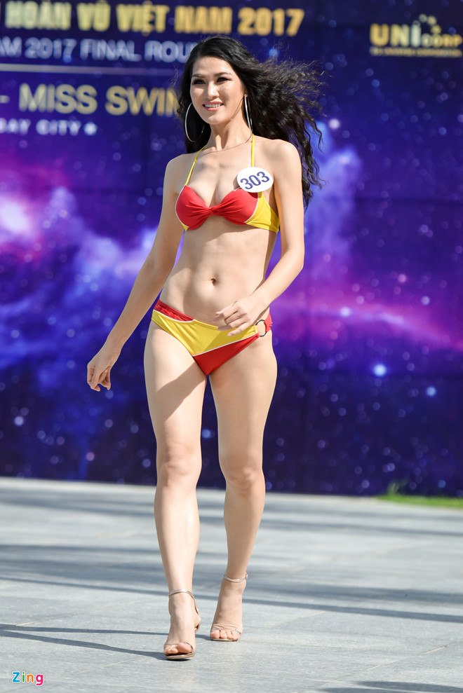 Thí sinh Hoa hậu Hoàn vũ Việt Nam lộ eo ngấn mỡ, đùi to khi thi áo tắm